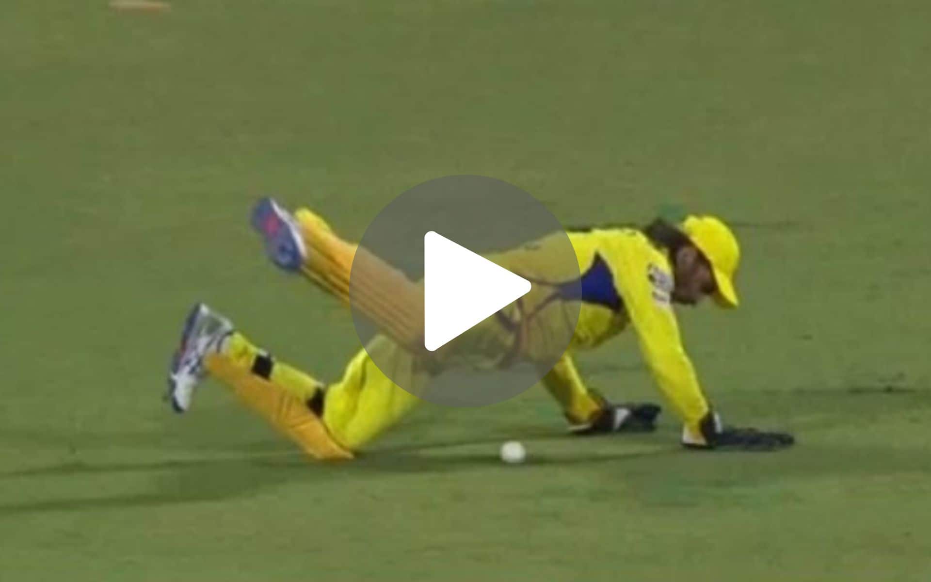 [Watch] Vintage MS Dhoni Turns Back Time With 'Incredible' Reflex Save Against RCB